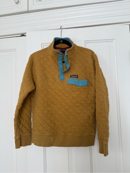 Patagonia Tops - Patagonia Quilted Pullover in Mustard with Teal Accents